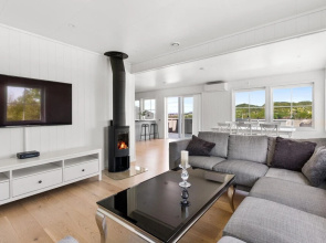 Beautiful Home in Valestrandsfossen With Wifi and 3 Bedrooms