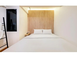 Siam Subway Hostel and Café