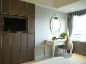 Bluesky Hotel