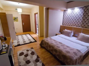 Roof Garden Hotel