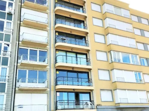 Apartment in Wenduine With Stunning Sea Views