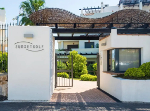 Sunset Golf Penthouse