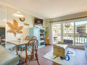 Balcony & Gulf Views: Galveston Condo Near Beach