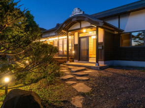Toya Cliff House