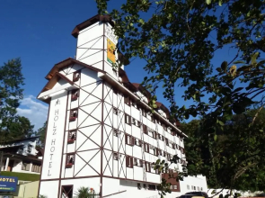 Holz Hotel