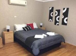 Village Motor Inn