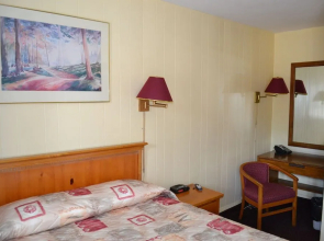 Maples Motel