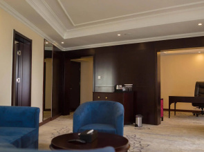 Bintumani Hotel