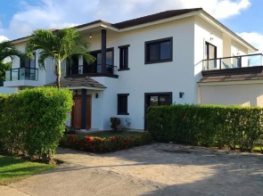 Spacious Private 7 Bedroom - Bachelor s Welcome