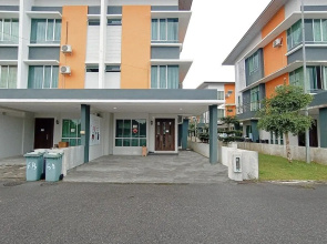 Oyo 90187 Hello Kitty Homestay - Gated Sibu