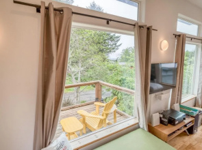 Modern Manzanita Retreat