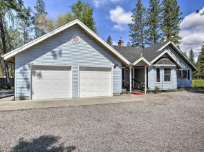 All-seasons Chewelah Home: Fish, Golf & Ski!