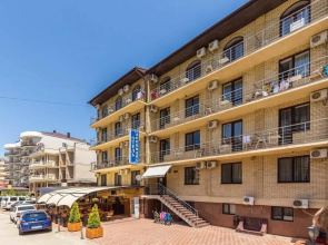 Leonidas Hotel