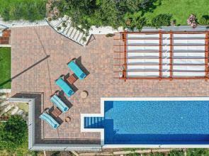 Amazing Home in Zvecanje Gata With Outdoor Swimming Pool, Wifi and 2 Bedrooms