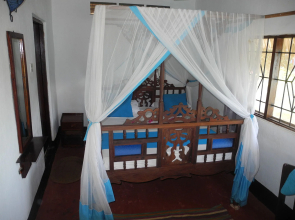 Sazani Beach Lodge and Tidal Lounge