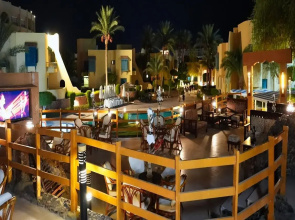 Eagles Downtown Zahabia & Beach Resort