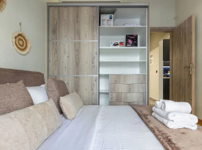 Cesily 2-Bedroom Apartment in Athens