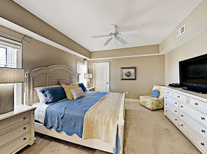 Luxe Beachfront W Heated Pool & Hot Tub 3 Bedroom Condo