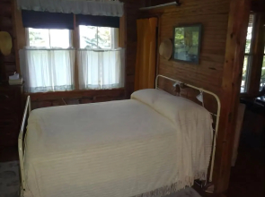 Rippowam Cottage - Five Bedroom Home