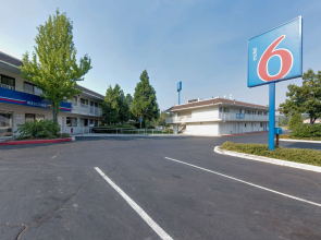 Motel 6 Weed - Mount Shasta