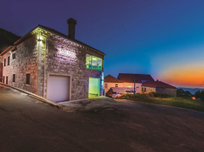 Villa Pave / Six Bedrooms H1