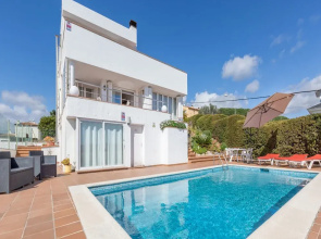 Villa in Blanes With Pool and Beach Views