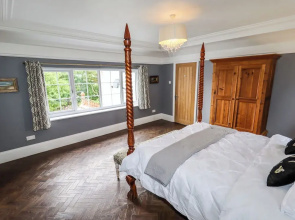 The Manor House Skerry Vore