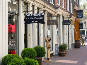 Beautiful Jordaan Studio