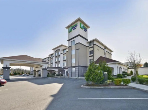Holiday Inn Express & Suites Tacoma South - Lakewood by IHG