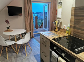 Vicki's Den