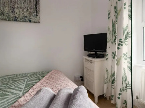 Cozy Pet-friendly Cottage in Snowdonia, No Deposit