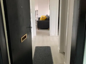 Lovely 2 Bedroom Apartment in Central Location