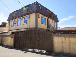 Guest House on Pravoslavnaya 20 B