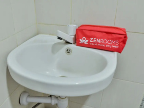 ZEN Rooms Adisucipto Airport - Hostel