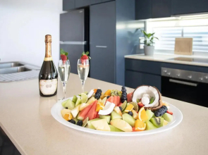 Whitsunday view BOHO apartment in Airlie Beach