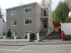 Brekkugata 33 Guesthouse