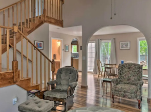 8 Mi to Dtwn Achorage! Home w/ Pet-friendly Yard