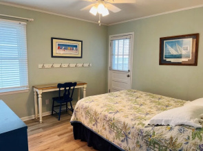 Beach Time 5 Bedroom Home by RedAwning