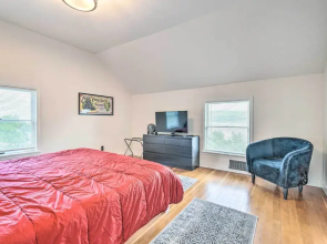 Watkins Glen Lakeview Cottage w/ Waterfall!