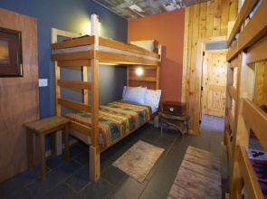 Creekwalk Inn and Cabins