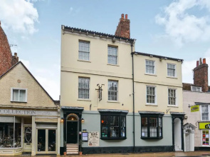Al-Fresco Apartment - 1 FREE PRIVATE PARKING SPACE - 60 SECOND WALK 2 MINSTER!