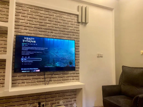 ROJO’s FULLY-FURNISHED 3-BEDROOM CONDO