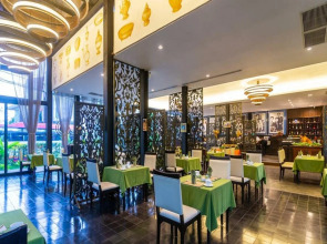 Lynnaya Urban River Resort