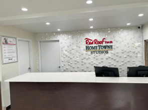 HomeTowne Studios by Red Roof Georgetown, KY