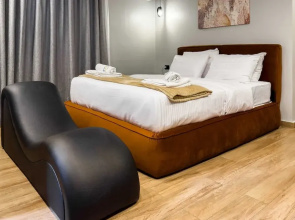 The 2bdr Obsidian Jacuzzi Stay 5min to CAI Airport