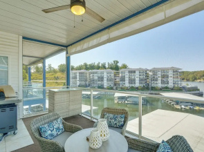 'sunshine Shack' Lake Ozark Condo: Pool, Lake View