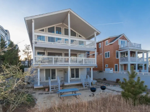 Dolphin Watch 3 Bedroom Condo by RedAwning