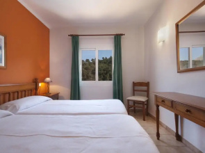 Apartment - 2 Bedrooms with Pool and WiFi - 103218