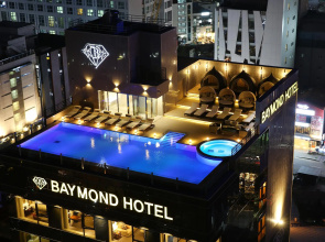 Baymond Hotel