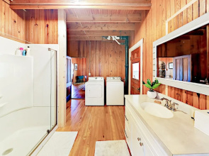 Green Gables Cottage 4 Bedrooms 2 Bathrooms Cottage